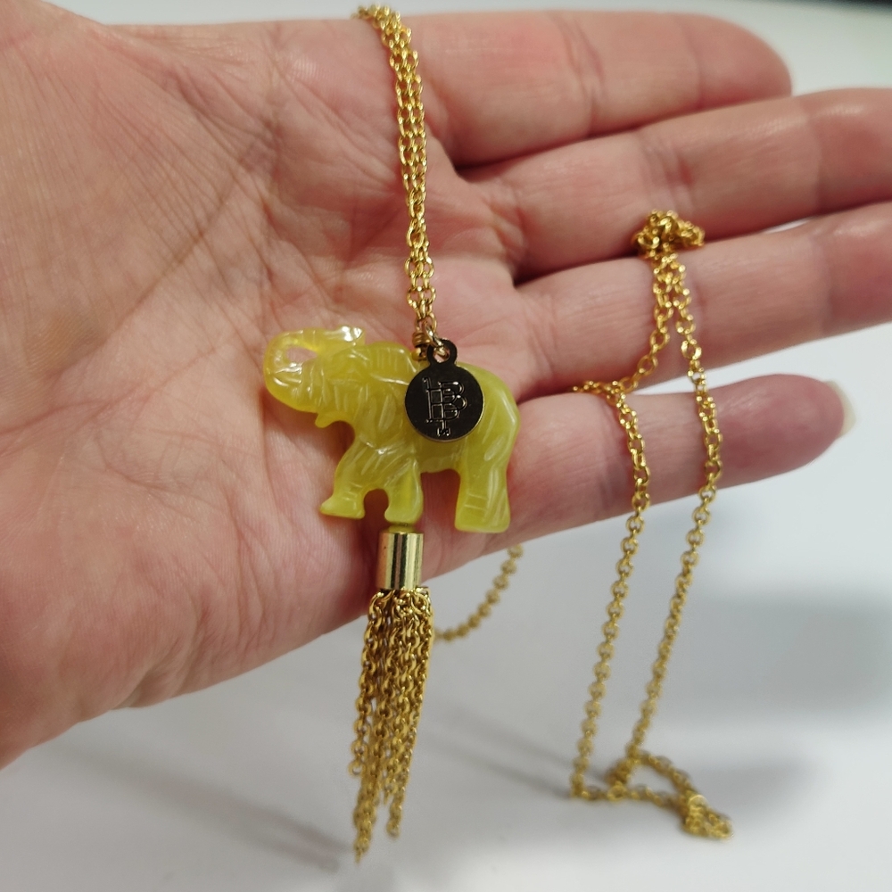 Bourbon‎ and Bowties Jade Elephant Necklace Gold-tone Long 30” Boho - Picture 4 of 8